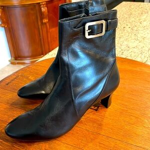 Cole Haan Leather Ankle boots. Nike Air soles w/waffle bottom. Side zip close.